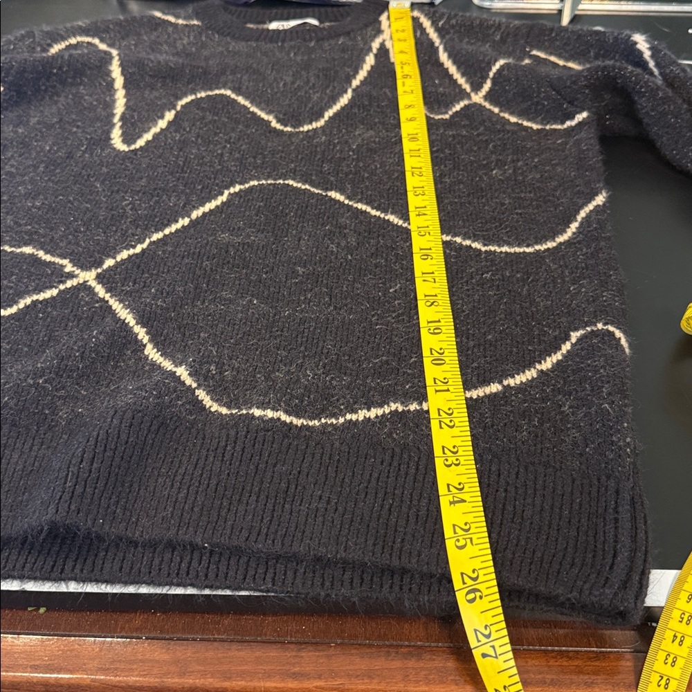 Zara Black and Cream Oversized Knit Sweater - Picture 6 of 7